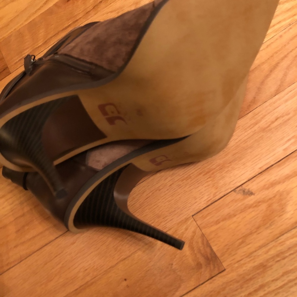 Joe’s aged look brown suede ankle boots sz 10 - Picture 4 of 6